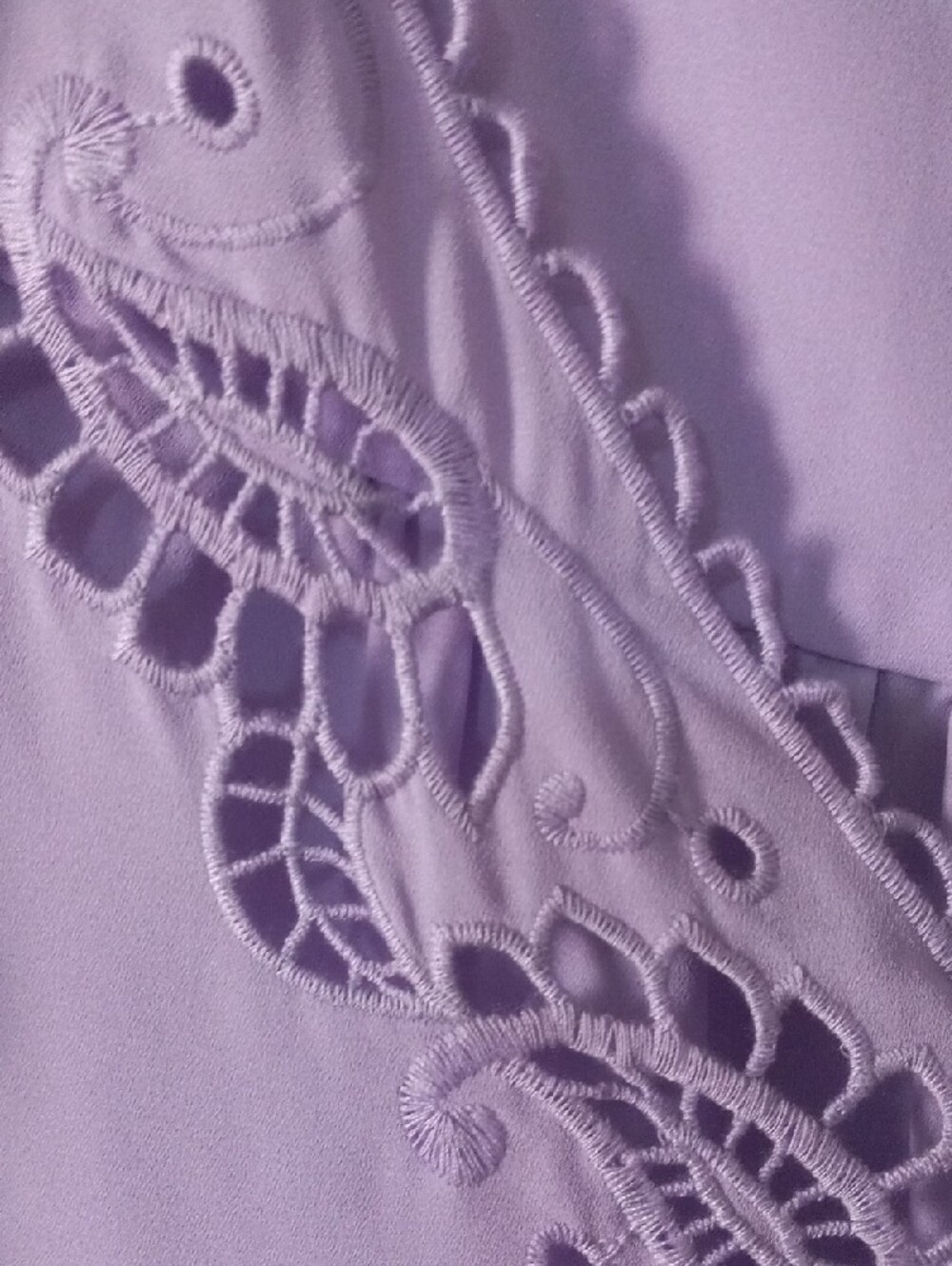 torrid Lilac Cutwork V-Neck Flutter Sleeve Blouse Size 1X NWT - Picture 4 of 7